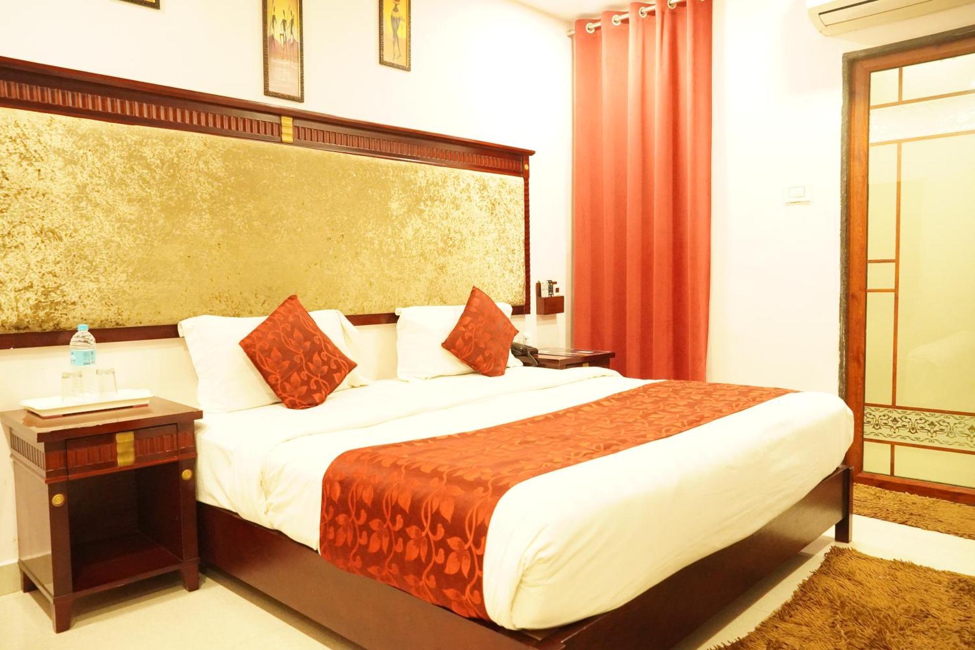 Hotel Eleven Heights ,Bhopal Exterior foto